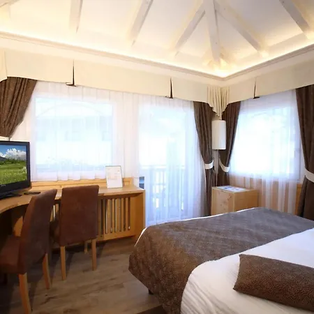 Alexander Hotel Alpine Wellness Dolomites Molveno Exterior foto