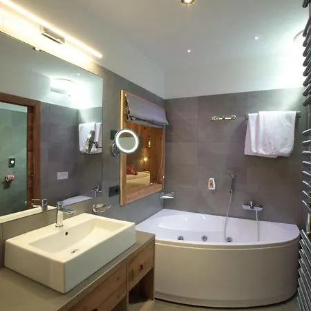 Alexander Hotel Alpine Wellness Dolomites Molveno Exterior foto