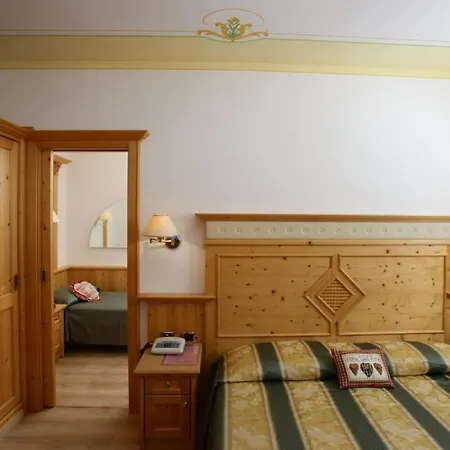 Alexander Hotel Alpine Wellness Dolomites Molveno Exterior foto