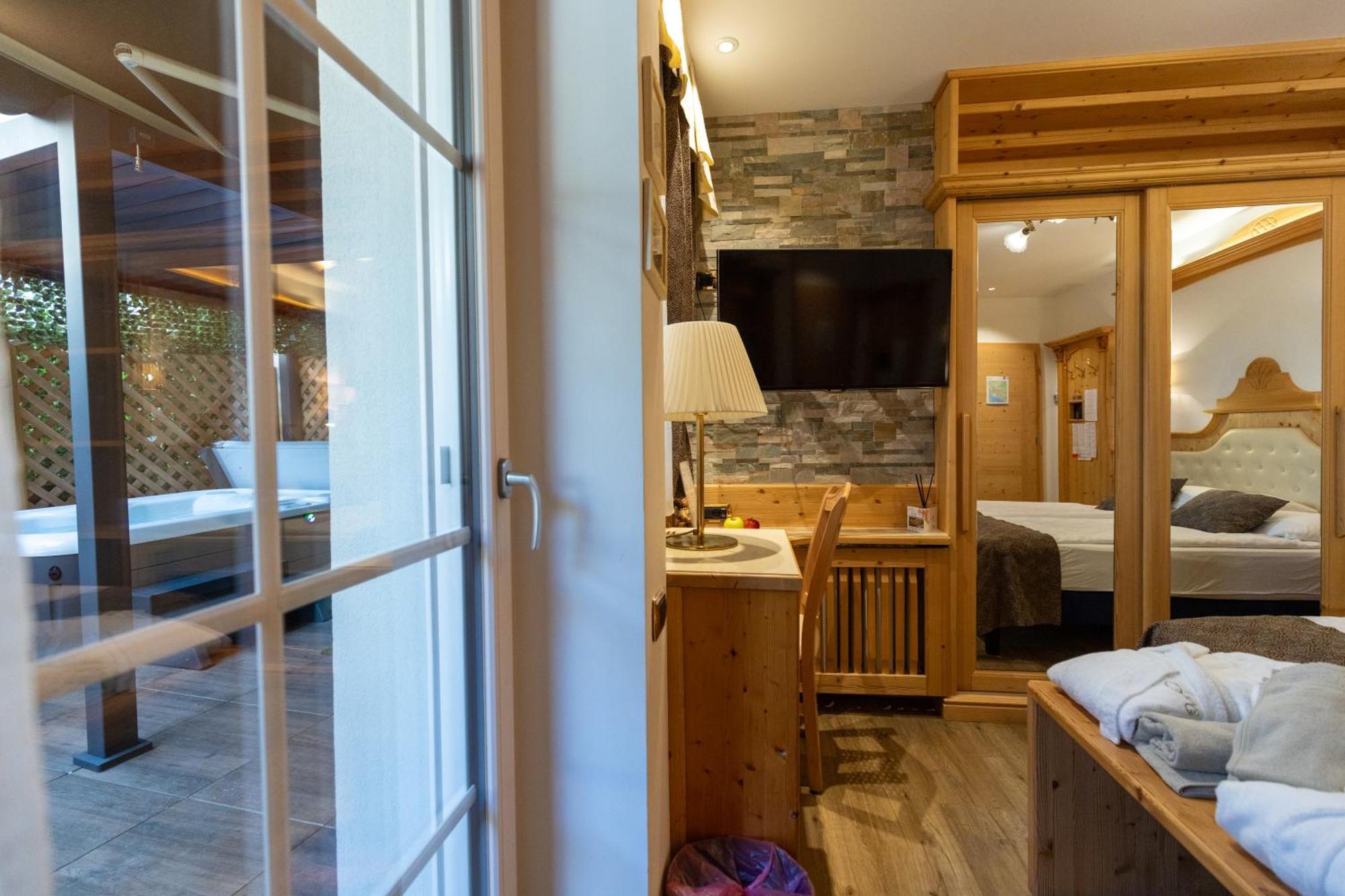 Hotel Alexander Alpine Wellness Dolomites Molveno