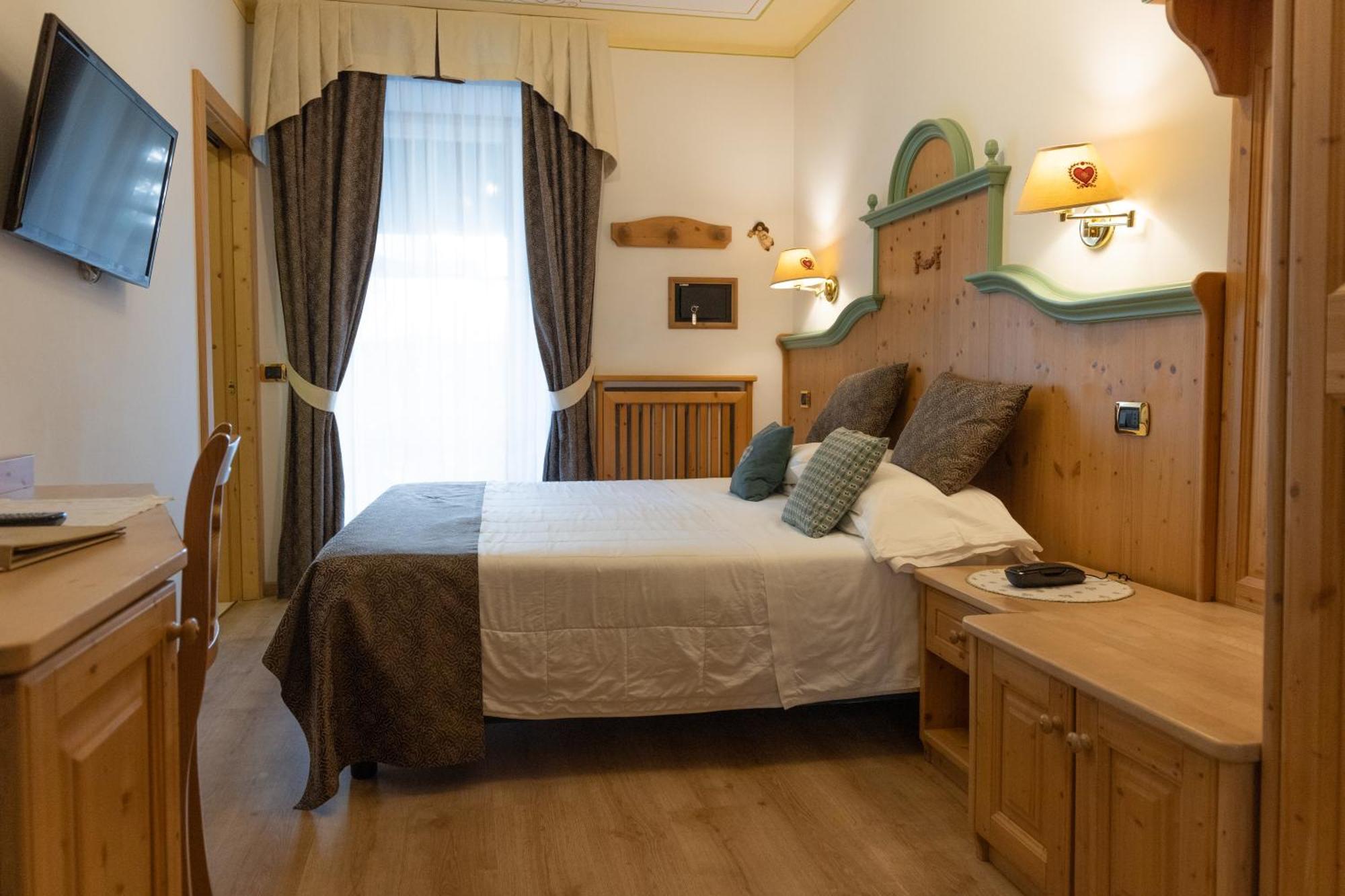 Alexander Alpine Wellness Dolomites Hotel 3*